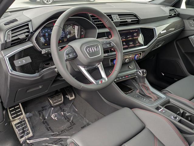 Photo of 2025 Daytona Gray Audi Q3