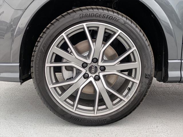 Photo of 2025 Daytona Gray Audi Q3