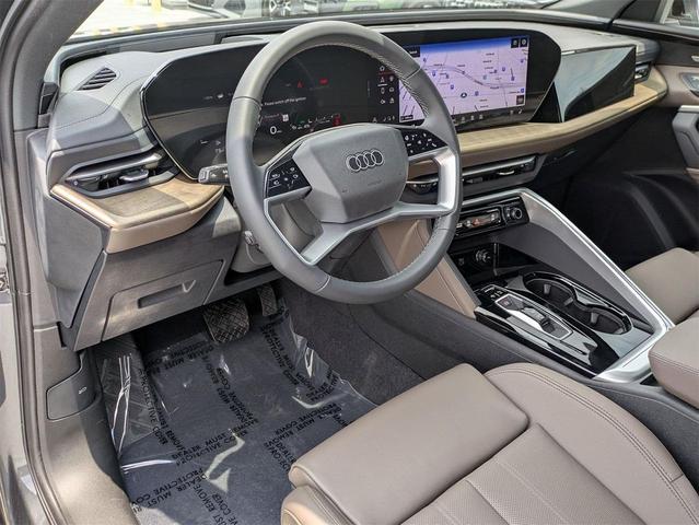 Photo of 2025 Gray Audi Q5