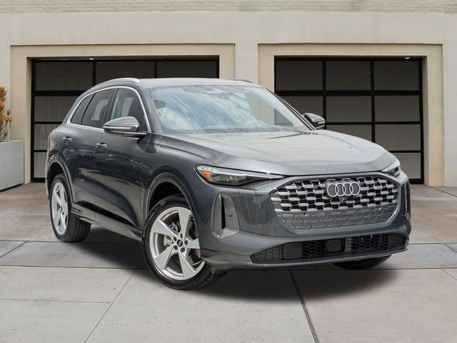 Photo of 2025 Gray Audi Q5