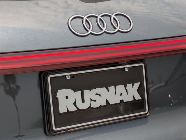 Photo of 2025 Gray Audi Q5