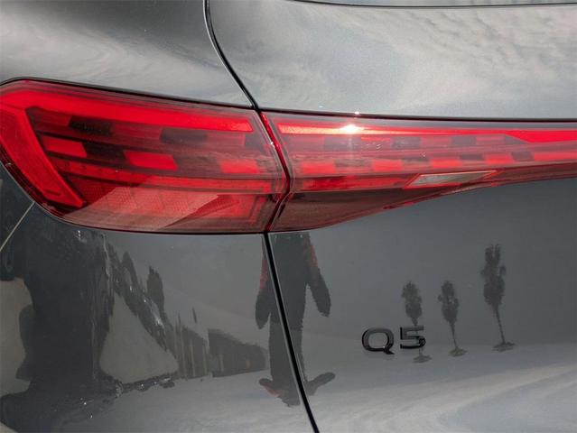 Photo of 2025 Gray Audi Q5