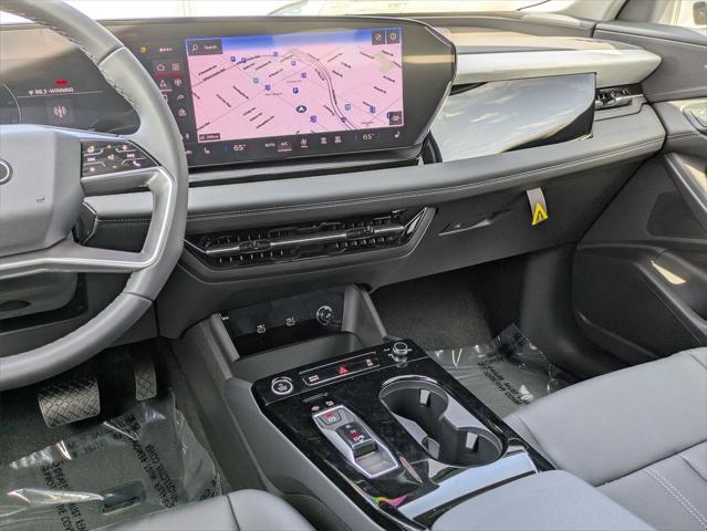 Photo of 2025 Glacier White Audi Q6 e-tron