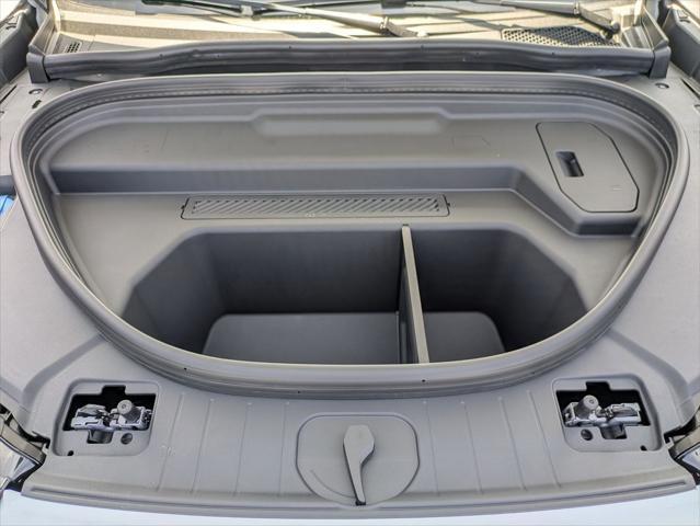 Photo of 2025 Glacier White Audi Q6 e-tron