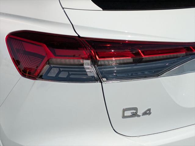 Photo of 2025 Glacier White Audi Q4 e-tron Sportback