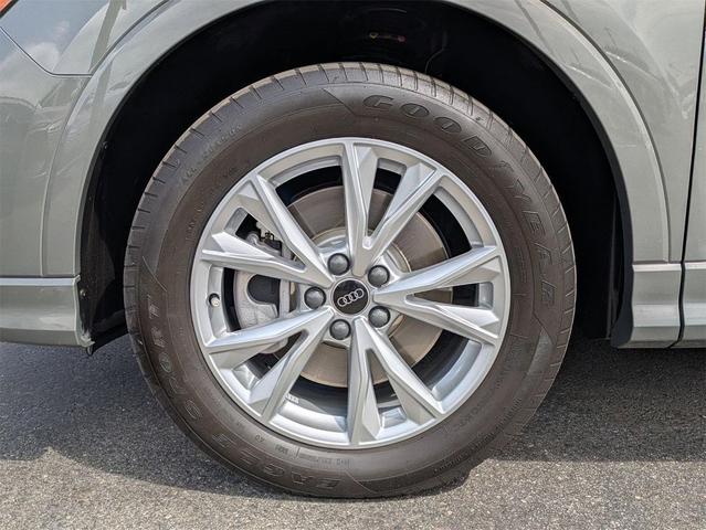 Photo of 2022 Chronos Gray Metallic Audi Q3