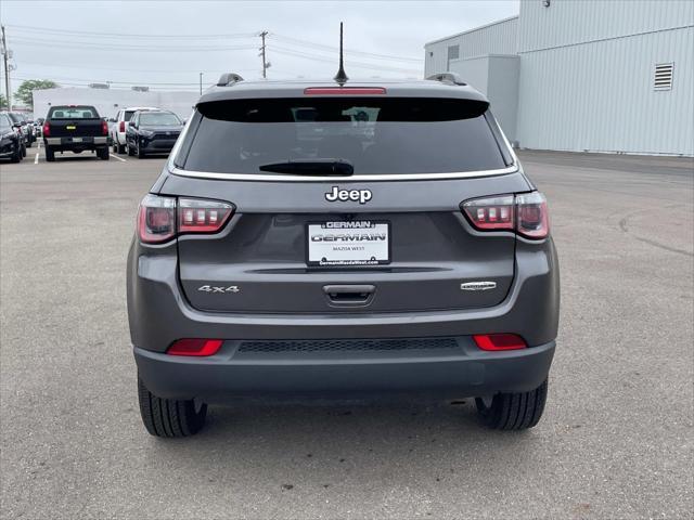 Photo of 2022 Granite Crystal Metallic Clearcoat Jeep Compass