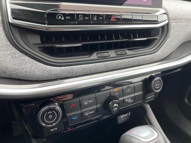 Photo of 2022 Granite Crystal Metallic Clearcoat Jeep Compass