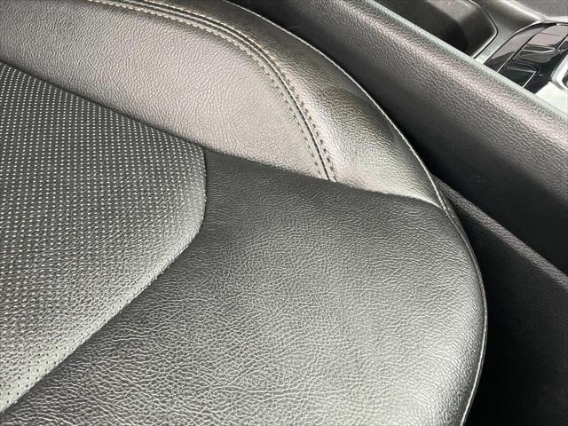 Photo of 2022 Granite Crystal Metallic Clearcoat Jeep Compass
