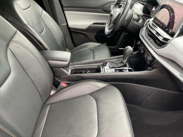 Photo of 2022 Granite Crystal Metallic Clearcoat Jeep Compass
