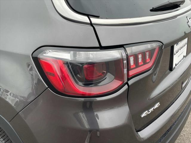 Photo of 2022 Granite Crystal Metallic Clearcoat Jeep Compass