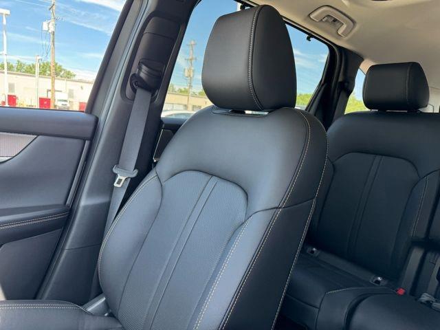 Photo of 2025 Rhodium White Premium Mazda CX-70 PHEV
