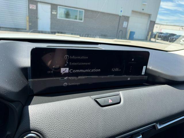 Photo of 2025 Rhodium White Premium Mazda CX-70 PHEV