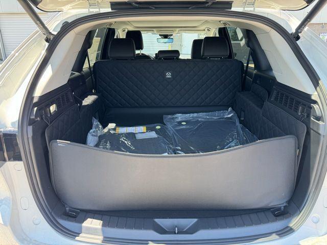 Photo of 2025 Rhodium White Premium Mazda CX-70 PHEV