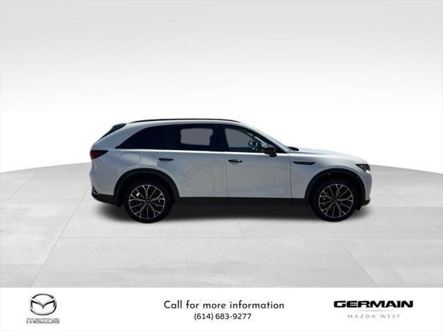 Photo of 2025 Rhodium White Premium Mazda CX-70 PHEV