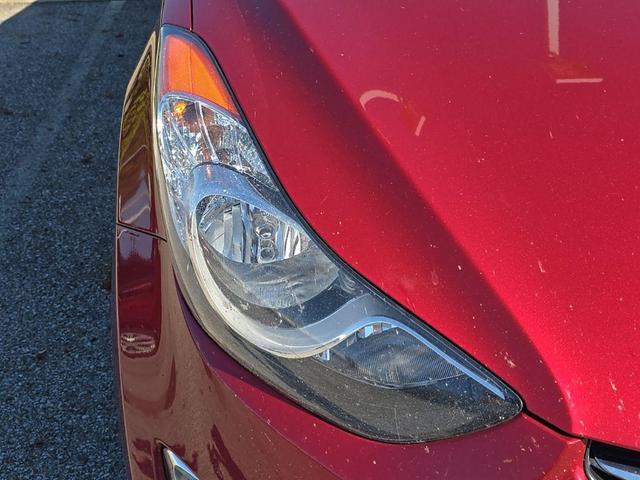 Photo of 2013 Venetian Red Hyundai ELANTRA