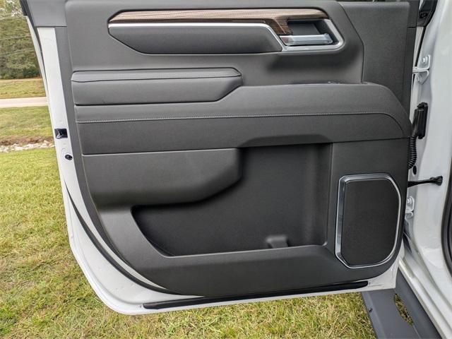Photo of 2026 Summit White Chevrolet Silverado 2500