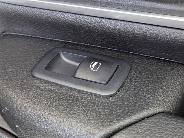 Photo of 2022 Bright White Clearcoat RAM 1500