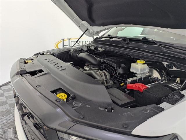 Photo of 2022 Bright White Clearcoat RAM 1500