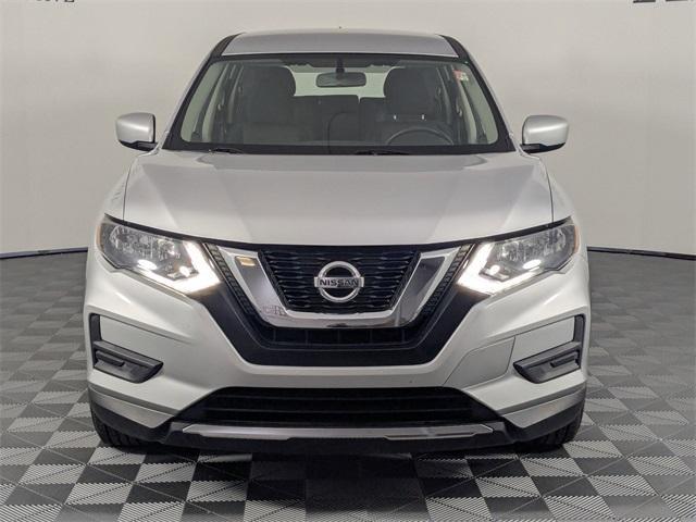 Photo of 2017 Brilliant Silver Nissan Rogue