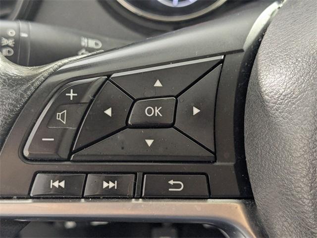 Photo of 2017 Brilliant Silver Nissan Rogue