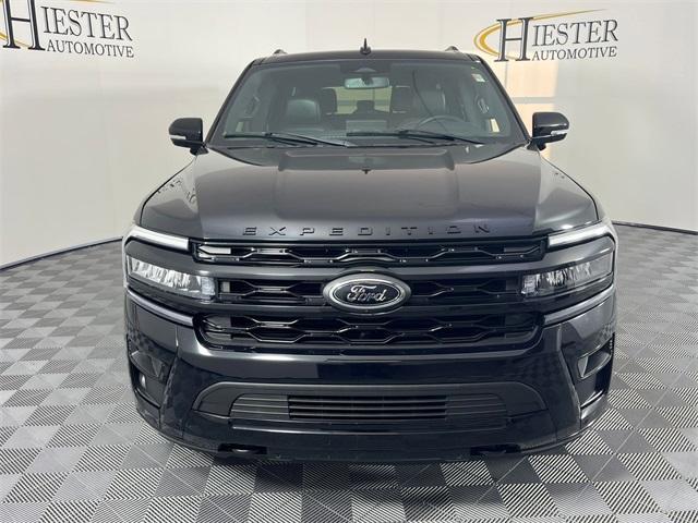 Photo of 2023 Agate Black Metallic Ford Expedition Max