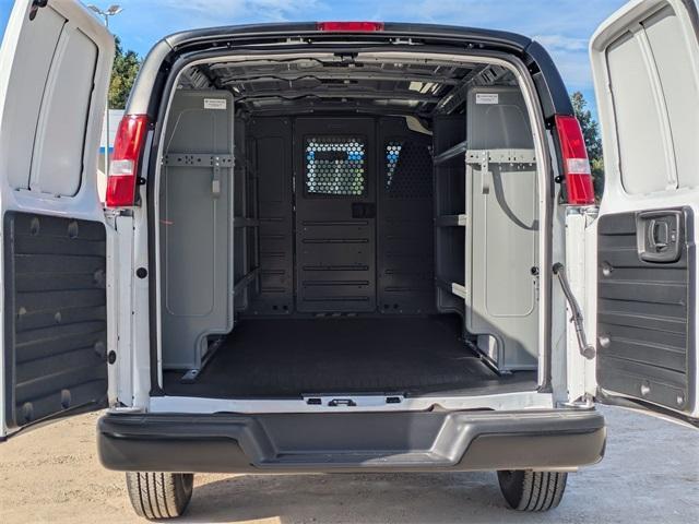 Photo of 2025 Summit White Chevrolet Express 2500