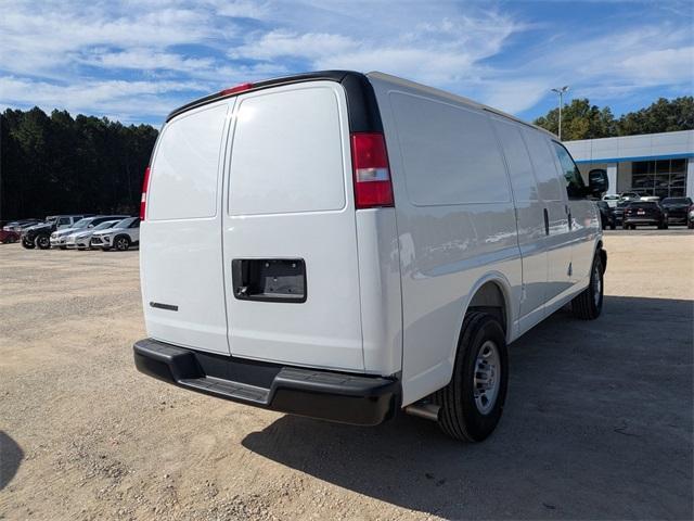 Photo of 2025 Summit White Chevrolet Express 2500
