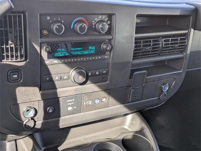 Photo of 2025 Summit White Chevrolet Express 2500