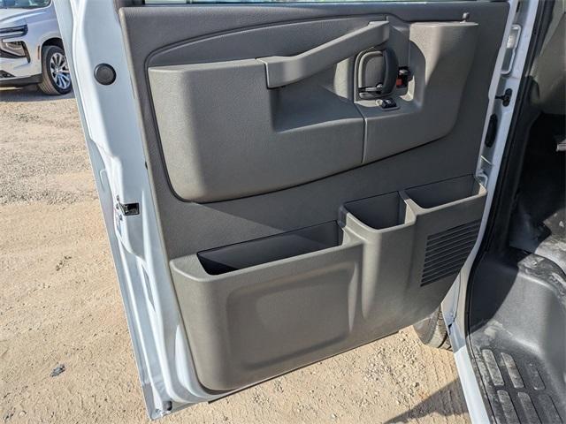 Photo of 2025 Summit White Chevrolet Express 2500