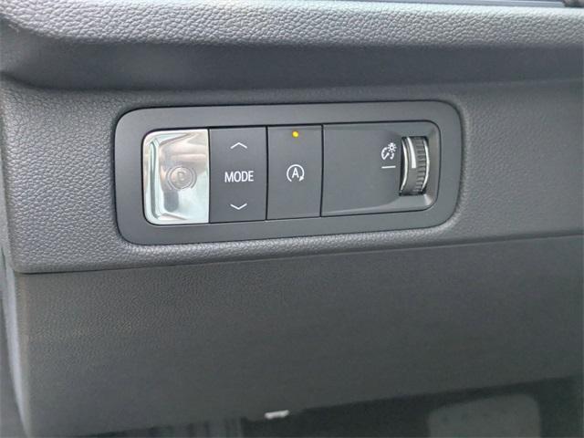 Photo of 2026 Polar White Chevrolet Traverse