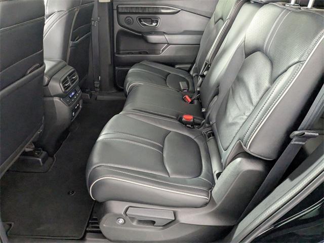 Photo of 2023 Crystal Black Pearl Honda Pilot