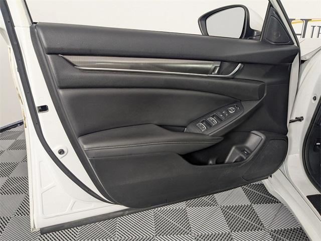 Photo of 2019 Platinum White Pearl Honda Accord