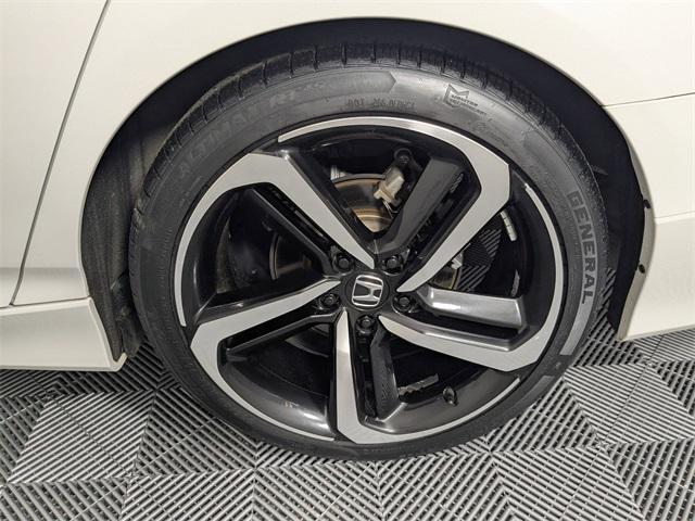 Photo of 2019 Platinum White Pearl Honda Accord