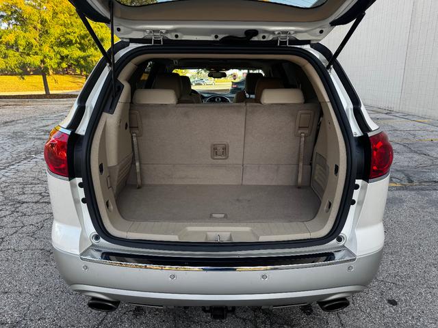 Photo of 2012 White Buick Enclave