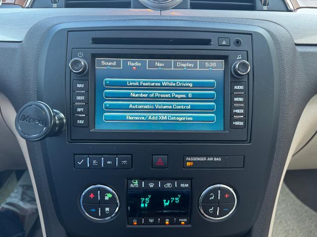 Photo of 2012 White Buick Enclave
