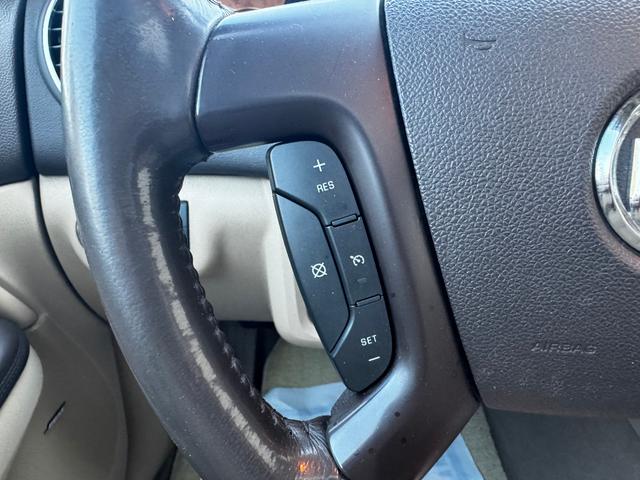 Photo of 2012 White Buick Enclave