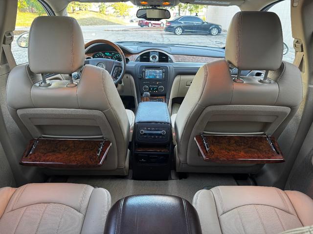 Photo of 2012 White Buick Enclave