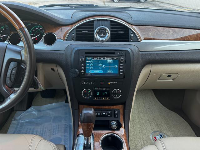 Photo of 2012 White Buick Enclave