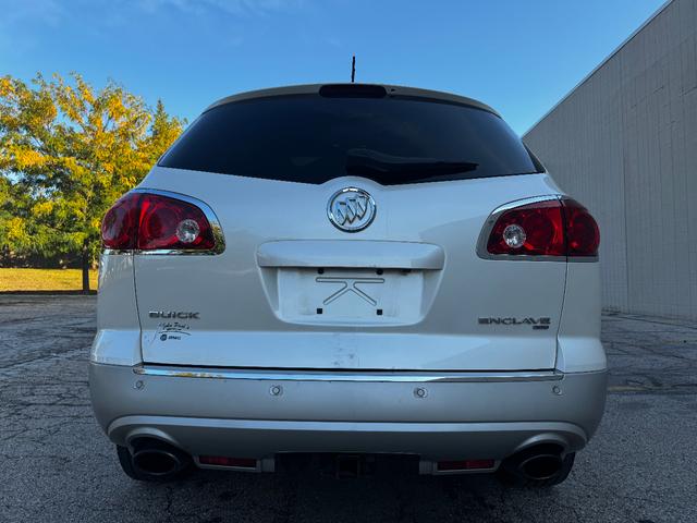 Photo of 2012 White Buick Enclave