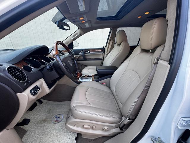 Photo of 2012 White Buick Enclave