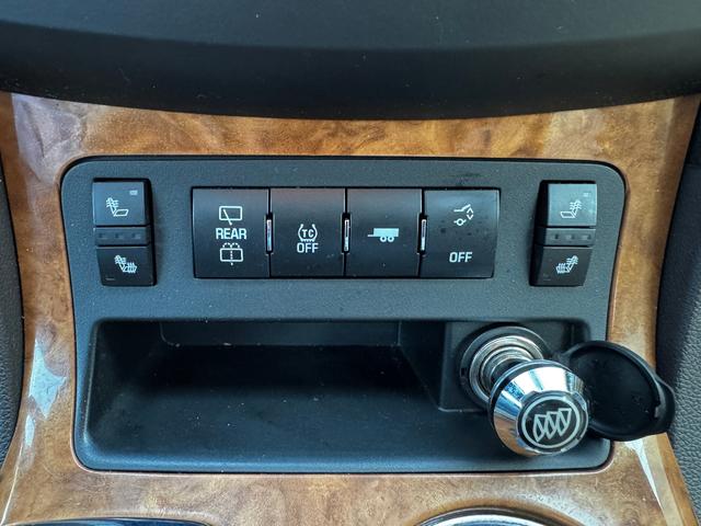Photo of 2012 White Buick Enclave