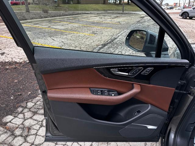Photo of 2019 Samurai Gray Metallic Audi Q7