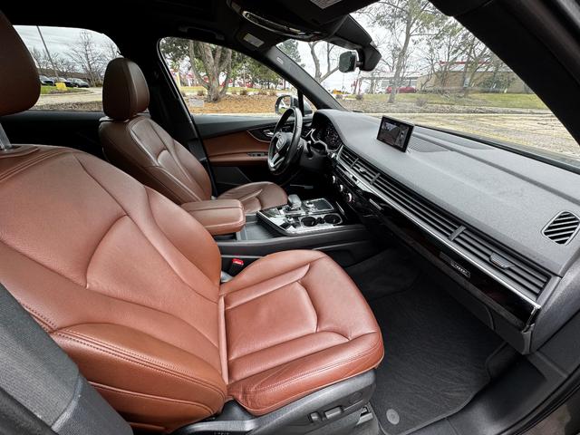 Photo of 2019 Samurai Gray Metallic Audi Q7