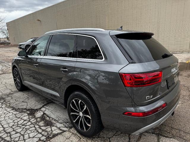 Photo of 2019 Samurai Gray Metallic Audi Q7