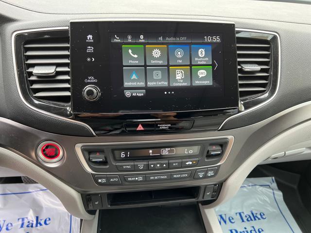 Photo of 2019 Lunar Silver Metallic Honda Pilot
