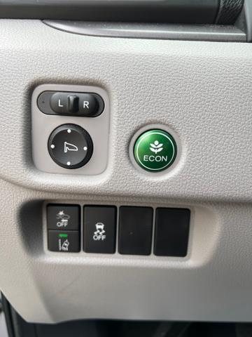 Photo of 2019 Lunar Silver Metallic Honda Pilot