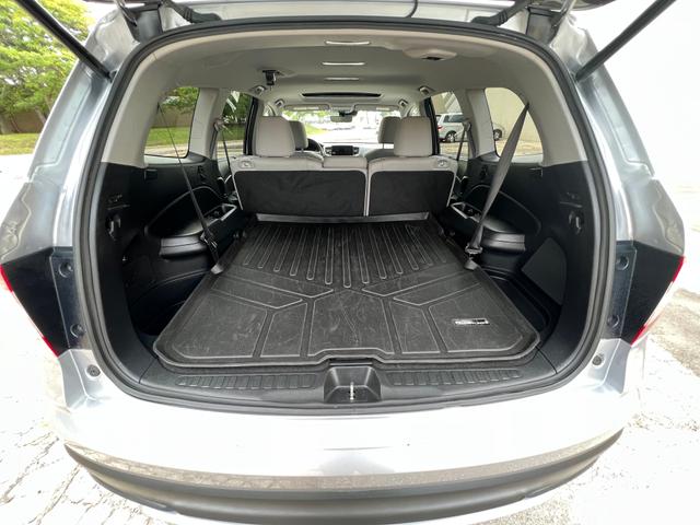 Photo of 2019 Lunar Silver Metallic Honda Pilot