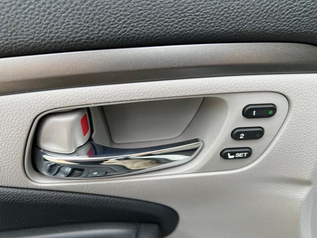 Photo of 2019 Lunar Silver Metallic Honda Pilot