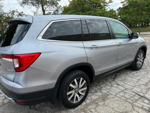 Photo of 2019 Lunar Silver Metallic Honda Pilot